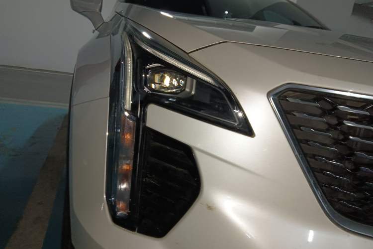 Used Cadillac XT4 2021 28T Two-Wheel Drive Tech Edition Exterior 3