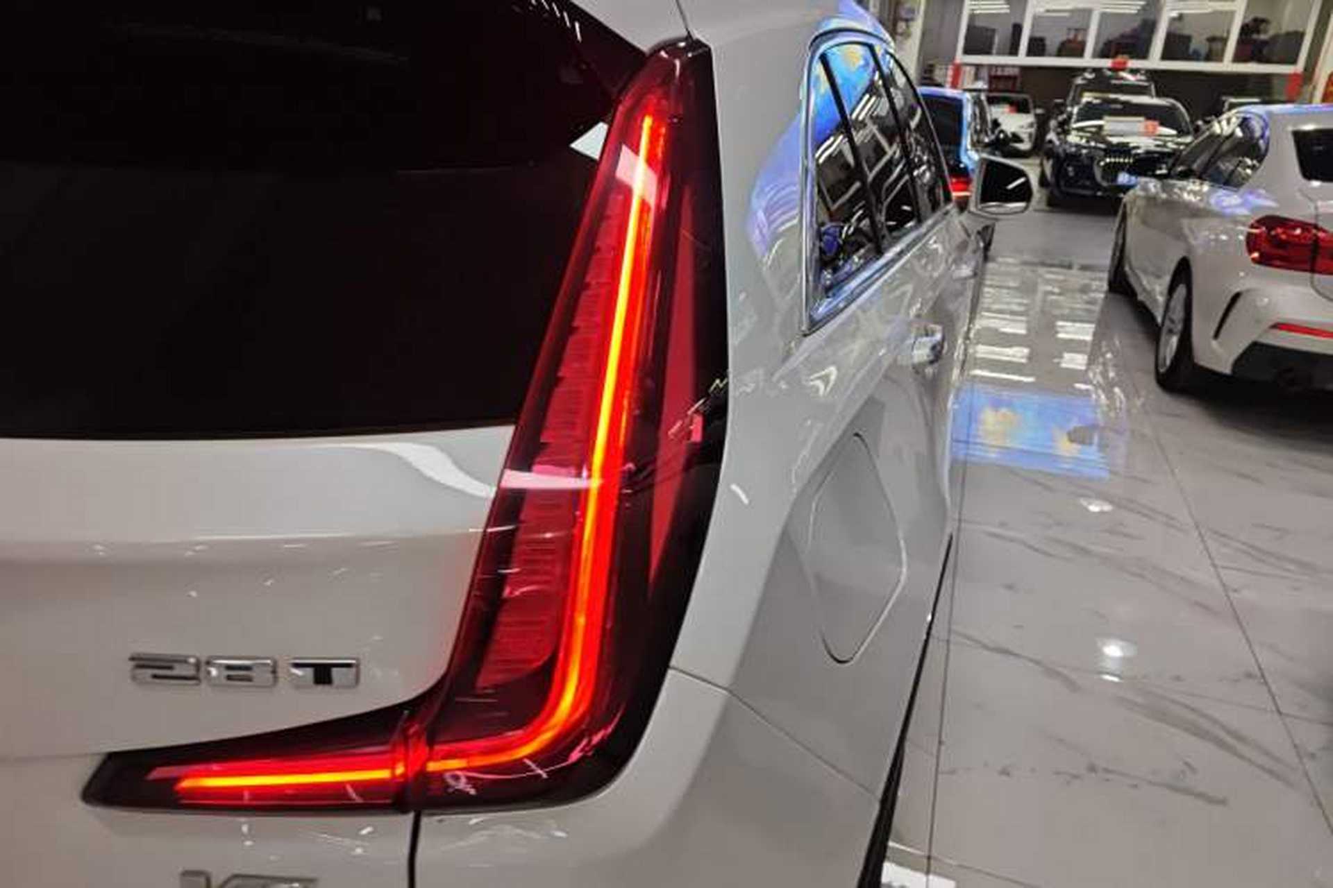 Used Cadillac XT4 2021 28T Two-Wheel Drive Tech Edition Exterior 3