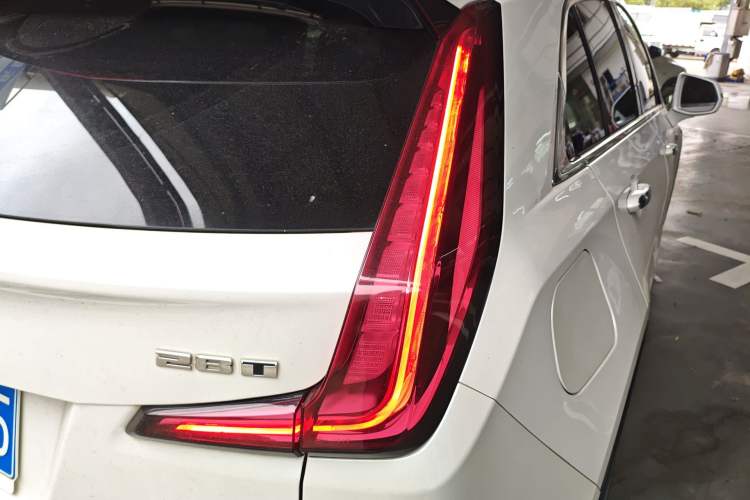 Used Cadillac XT4 2021 28T Two-Wheel Drive Tech Edition Exterior 3