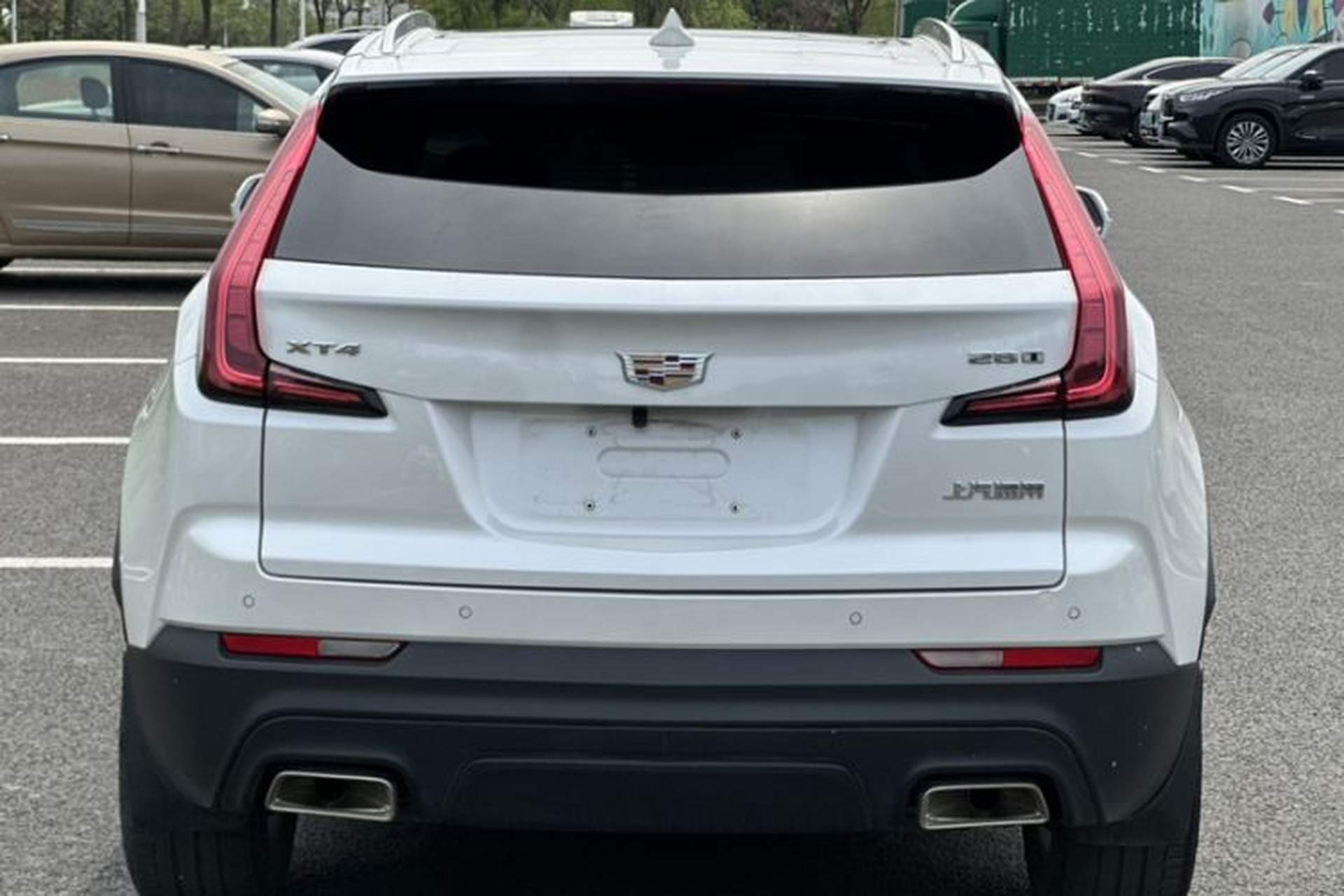 Used Cadillac XT4 2021 28T Two-Wheel Drive Tech Edition Exterior 4