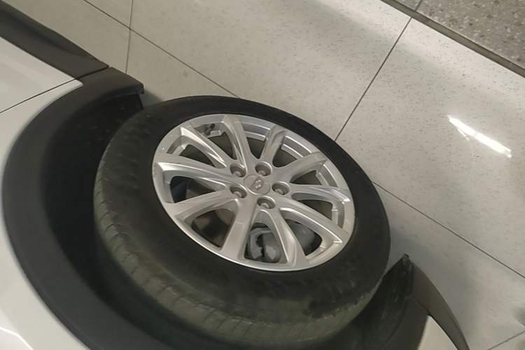 Used Cadillac XT4 2021 28T Two-Wheel Drive Tech Edition Exterior 4