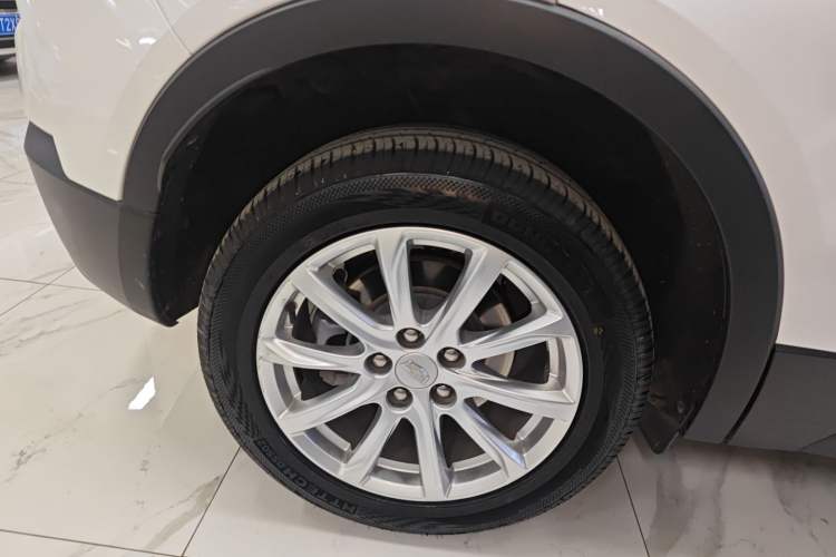 Used Cadillac XT4 2021 28T Two-Wheel Drive Tech Edition Exterior 5