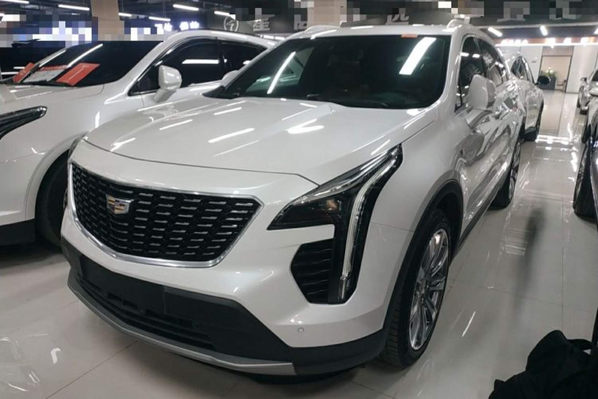 Used Cadillac XT4 2021 28T Four-Wheel Drive Platinum Edition Front Left 45 Deg