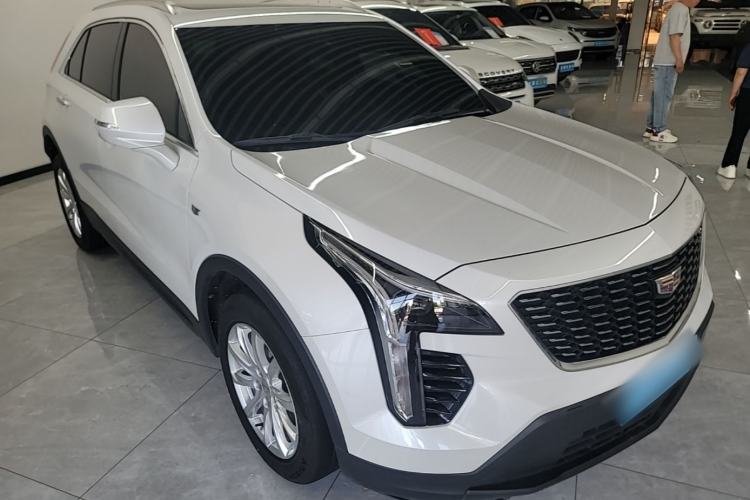Used Cadillac XT4 2021 28T Two-Wheel Drive Tech Edition Front Right 45 Deg