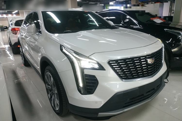 Used Cadillac XT4 2021 28T Four-Wheel Drive Platinum Edition Front Right 45 Deg
