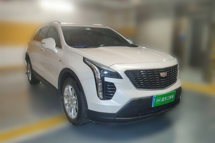 Used Cadillac XT4 2021 28T Two-Wheel Drive Tech Edition Front Right 45 Deg