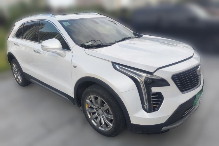 Used Cadillac XT4 2021 28T Two-Wheel Drive Leading Version Front Right 45 Deg