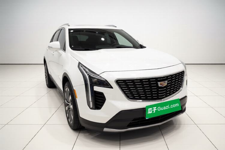 Used Cadillac XT4 2021 28T Two-Wheel Drive Leading Version Front Right 45 Deg