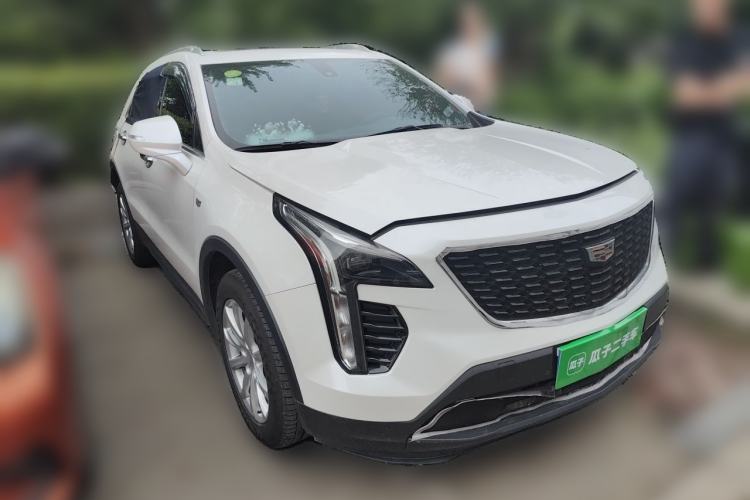 Used Cadillac XT4 2021 28T Two-Wheel Drive Tech Edition Front Right 45 Deg