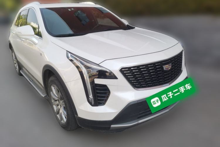 Used Cadillac XT4 2021 28T Two-Wheel Drive Luxury Version Front Right 45 Deg