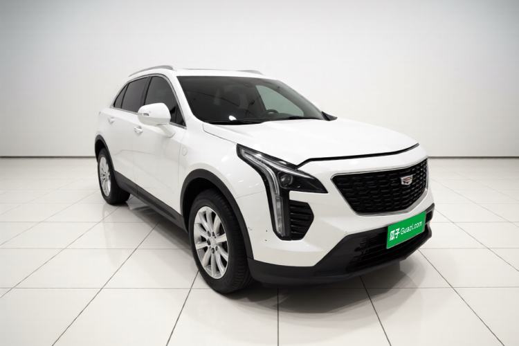 Used Cadillac XT4 2021 28T Two-Wheel Drive Tech Edition Front Right 45 Deg