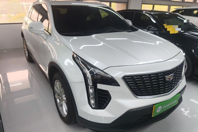 Used Cadillac XT4 2021 28T Two-Wheel Drive Tech Edition Front Right 45 Deg