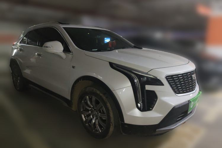 Used Cadillac XT4 2021 28T Two-Wheel Drive Leading Version Front Right 45 Deg