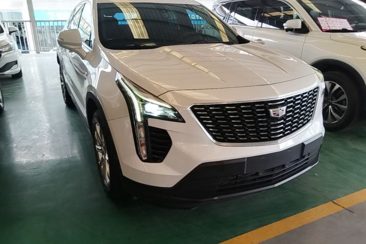 Used Cadillac XT4 2021 28T Two-Wheel Drive Tech Edition Front Right 45 Deg