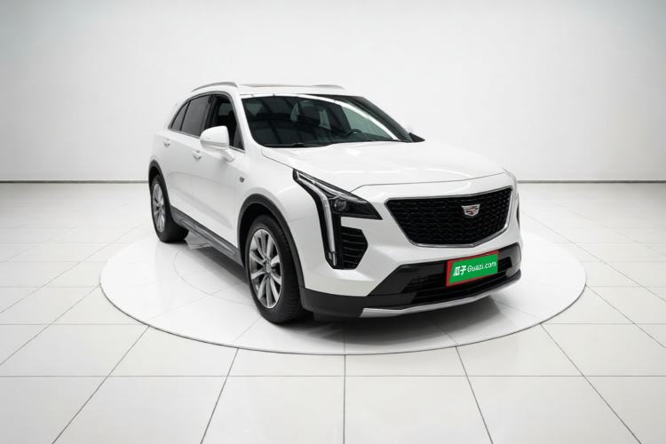 Used Cadillac XT4 2021 28T Two-Wheel Drive Luxury Version Front Right 45 Deg