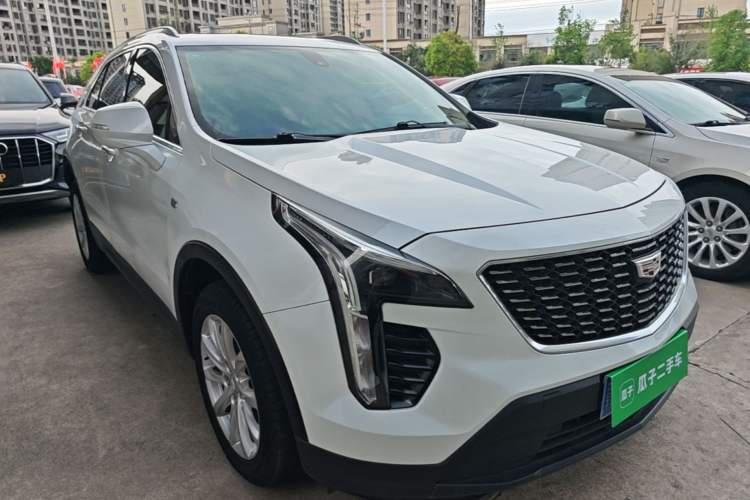 Used Cadillac XT4 2021 28T Two-Wheel Drive Tech Edition Front Right 45 Deg