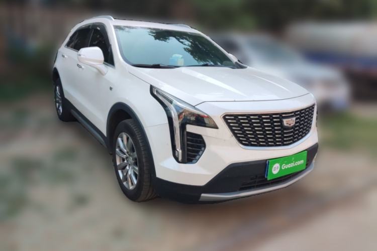 Used Cadillac XT4 2021 28T Two-Wheel Drive Luxury Version Front Right 45 Deg
