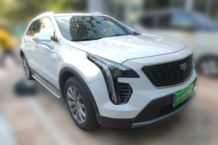 Used Cadillac XT4 2021 28T Two-Wheel Drive Leading Version Front Right 45 Deg