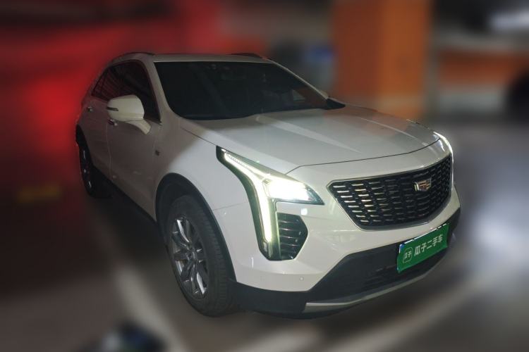 Used Cadillac XT4 2021 28T Two-Wheel Drive Leading Version Front Right 45 Deg