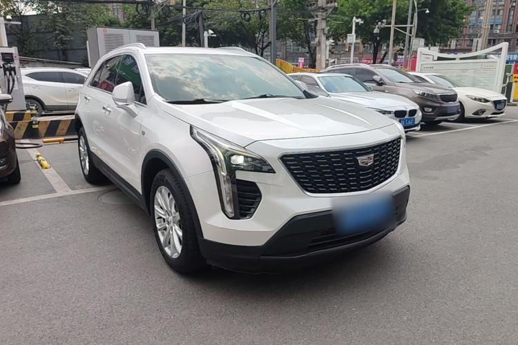 Used Cadillac XT4 2021 28T Two-Wheel Drive Tech Edition Front Right 45 Deg