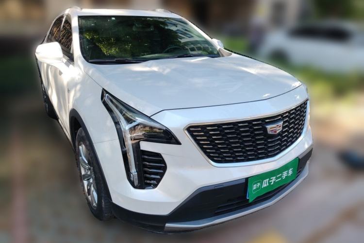 Used Cadillac XT4 2021 28T Two-Wheel Drive Leading Version Front Right 45 Deg
