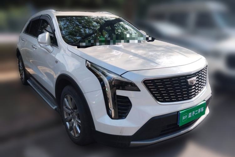 Used Cadillac XT4 2021 28T Two-Wheel Drive Luxury Version Front Right 45 Deg