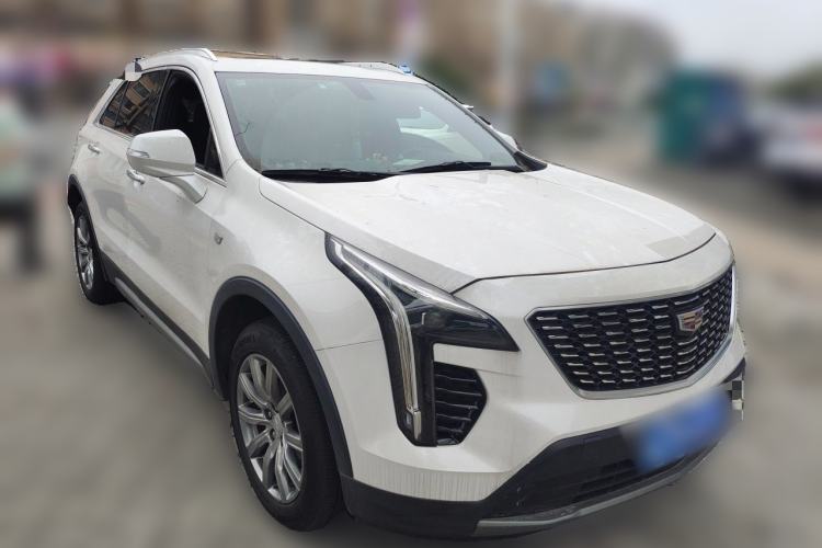 Used Cadillac XT4 2021 28T Two-Wheel Drive Leading Version Front Right 45 Deg