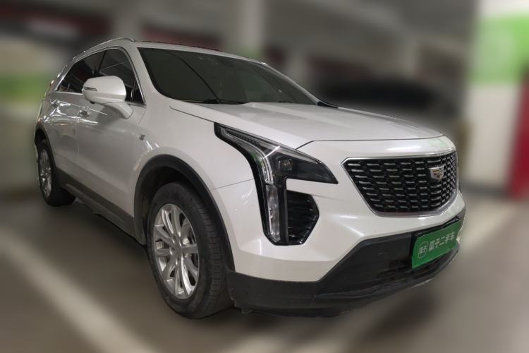 Used Cadillac XT4 2021 28T Two-Wheel Drive Tech Edition Front Right 45 Deg