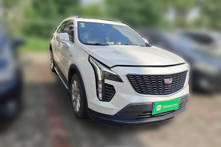 Used Cadillac XT4 2021 28T Two-Wheel Drive Tech Edition Front Right 45 Deg