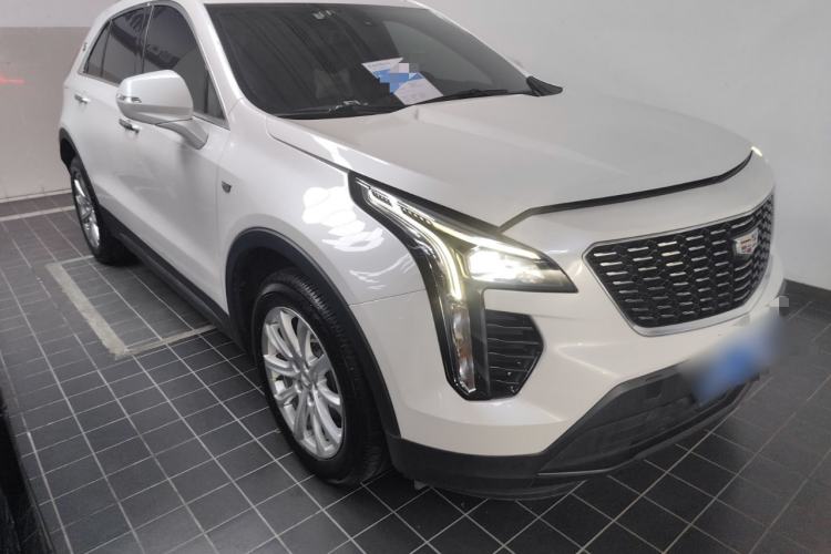 Used Cadillac XT4 2021 28T Two-Wheel Drive Tech Edition Front Right 45 Deg