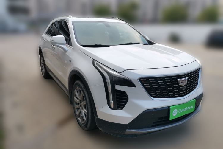 Used Cadillac XT4 2021 28T Two-Wheel Drive Luxury Version Front Right 45 Deg