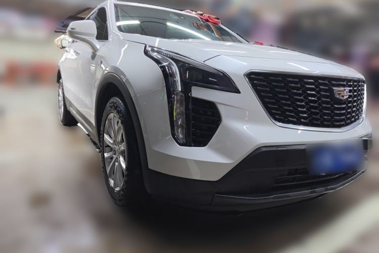 Used Cadillac XT4 2021 28T Two-Wheel Drive Tech Edition Front Right 45 Deg