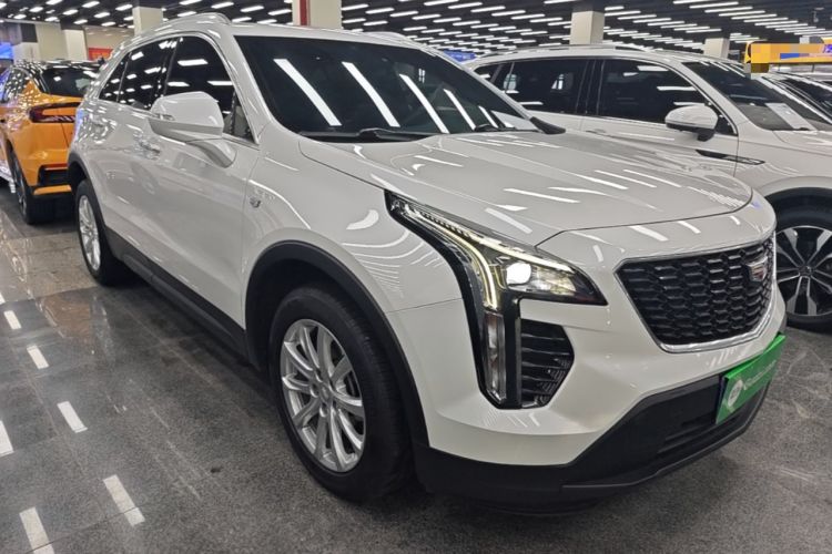 Used Cadillac XT4 2021 28T Two-Wheel Drive Tech Edition Front Right 45 Deg