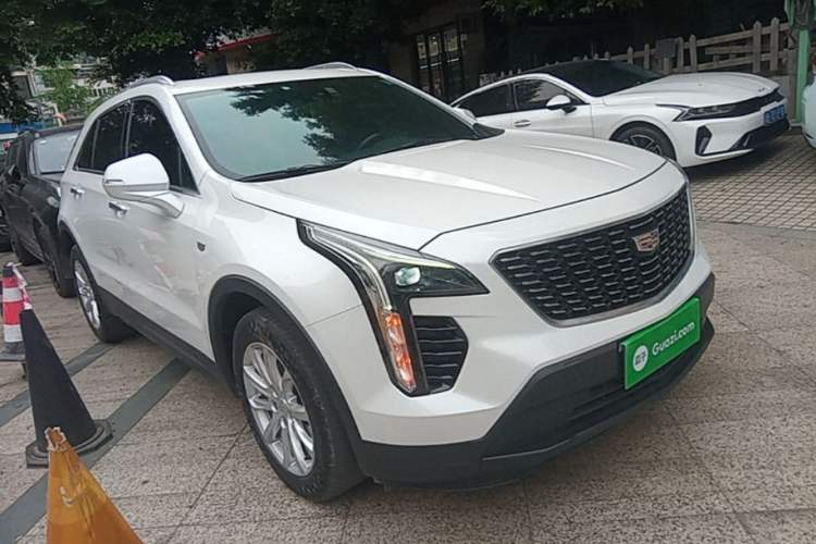 Used Cadillac XT4 2021 28T Two-Wheel Drive Tech Edition Front Right 45 Deg
