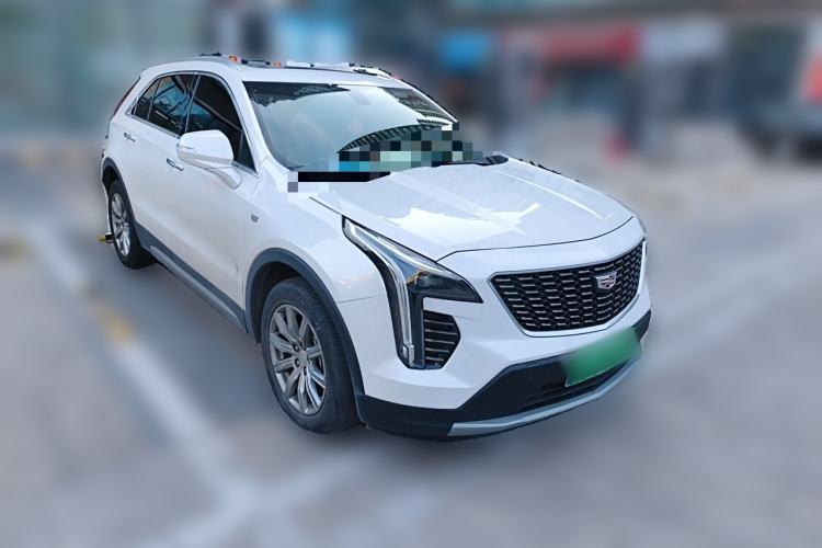 Used Cadillac XT4 2021 28T Two-Wheel Drive Luxury Version Front Right 45 Deg