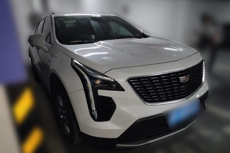 Used Cadillac XT4 2021 28T Two-Wheel Drive Leading Version Front Right 45 Deg