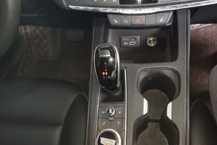Used Cadillac XT4 2021 28T Two-Wheel Drive Leading Version Gear Lever