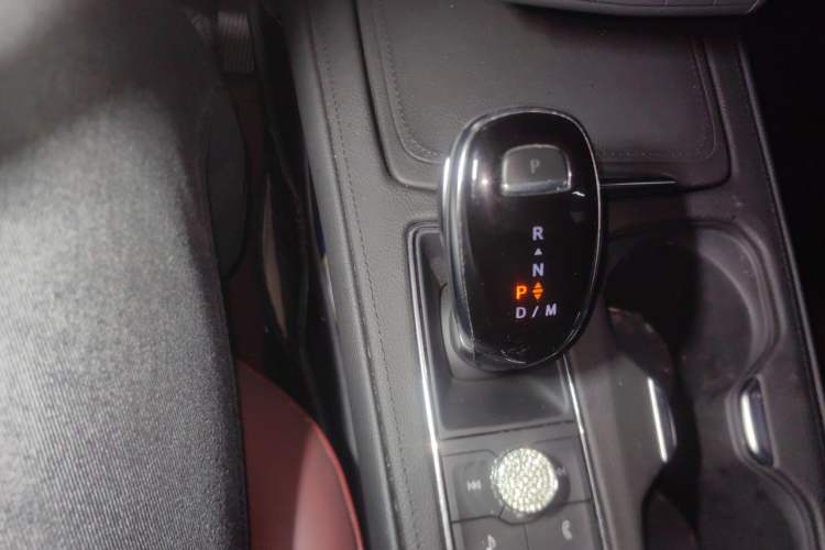 Used Cadillac XT4 2021 28T Two-Wheel Drive Leading Version Gear Lever