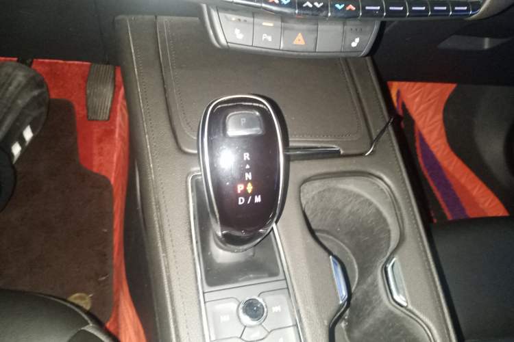 Used Cadillac XT4 2021 28T Two-Wheel Drive Luxury Version Gear Lever