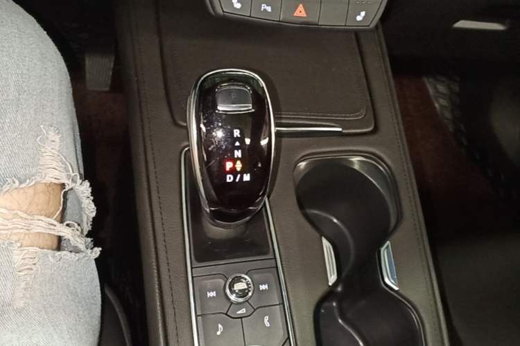 Used Cadillac XT4 2021 28T Two-Wheel Drive Luxury Version Gear Lever