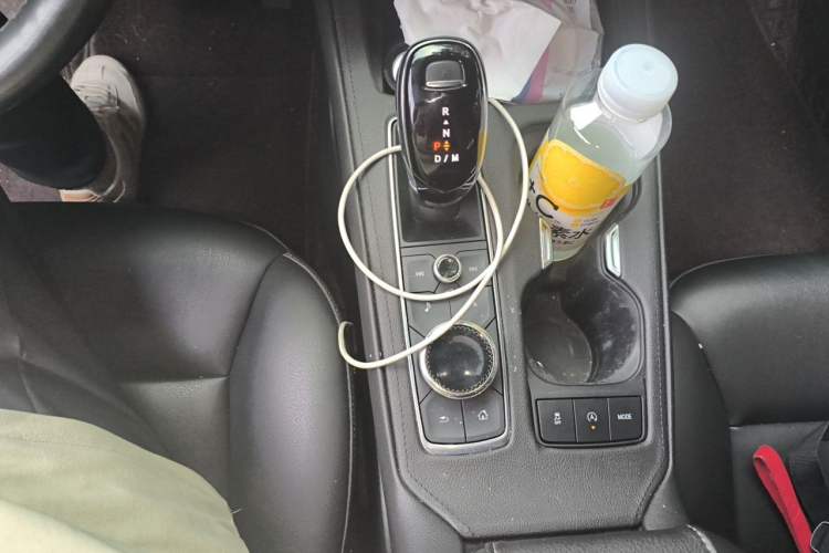 Used Cadillac XT4 2021 28T Two-Wheel Drive Luxury Version Gear Lever
