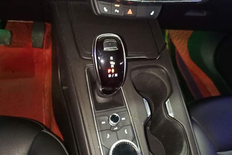 Used Cadillac XT4 2021 28T Two-Wheel Drive Luxury Version Gear Lever