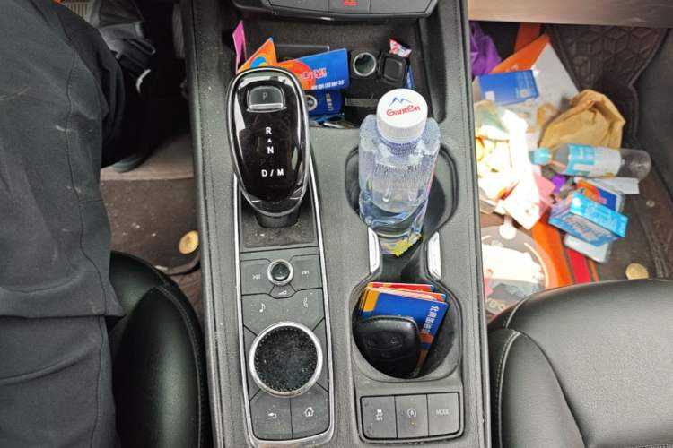 Used Cadillac XT4 2021 28T Two-Wheel Drive Tech Edition Gear Lever