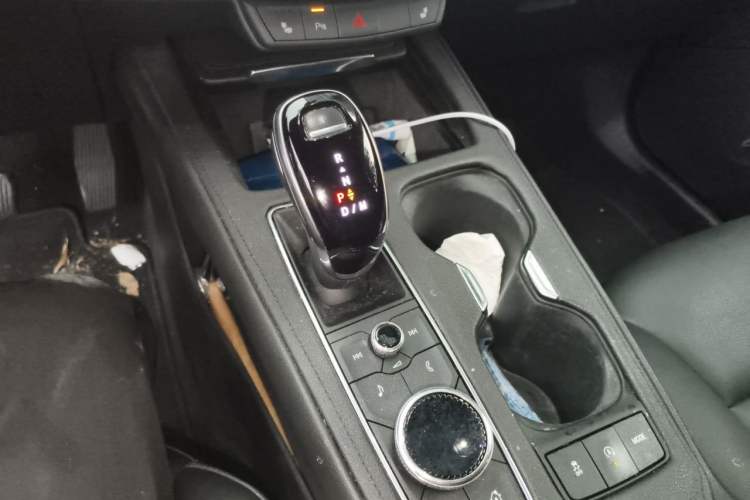 Used Cadillac XT4 2021 28T Two-Wheel Drive Leading Version Gear Lever