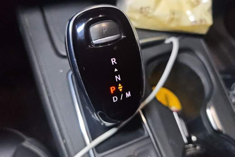 Used Cadillac XT4 2021 28T Two-Wheel Drive Luxury Version Gear Lever