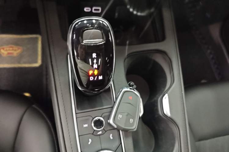 Used Cadillac XT4 2021 28T Two-Wheel Drive Tech Edition Gear Lever
