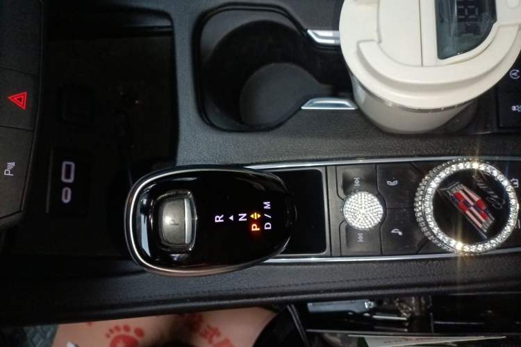 Used Cadillac XT4 2021 28T Two-Wheel Drive Tech Edition Gear Lever