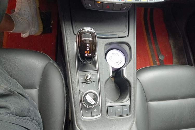 Used Cadillac XT4 2021 28T Two-Wheel Drive Luxury Version Gear Lever
