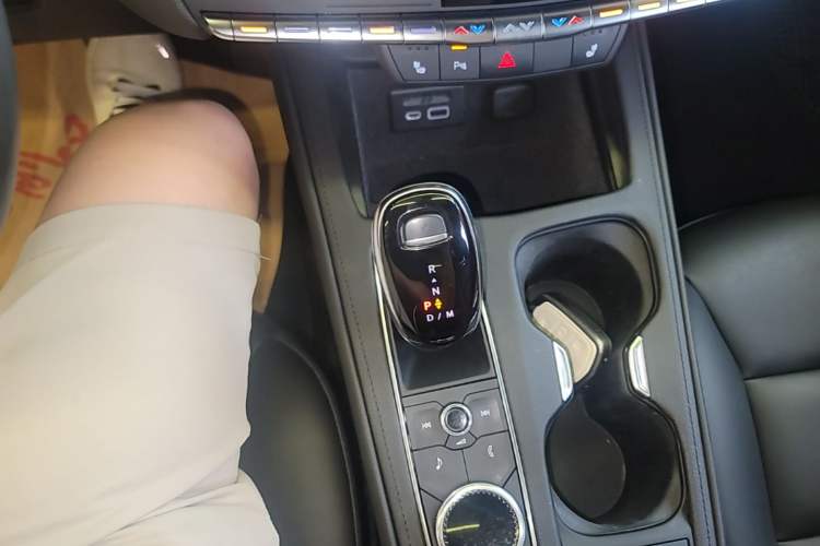 Used Cadillac XT4 2021 28T Two-Wheel Drive Leading Version Gear Lever