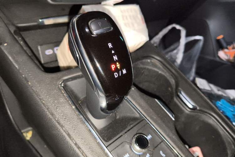 Used Cadillac XT4 2021 28T Two-Wheel Drive Luxury Version Gear Lever